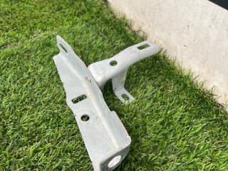 кронштейн (крепление) Tesla Model Y 1 поколение 2022, электро, белый, 1519460-00-B