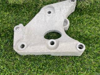 кронштейн компрессора кондиционера Ford Mustang 6 поколение S550 [рестайлинг] 2020, 2.3 л., бензин, АКПП, серый, купе, задний привод