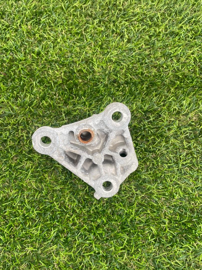 кронштейн двигателя Ford Escape 4 поколение CX482 2020, 1.5 л., бензин, АКПП, внедорожник 5 дв. - фото №1