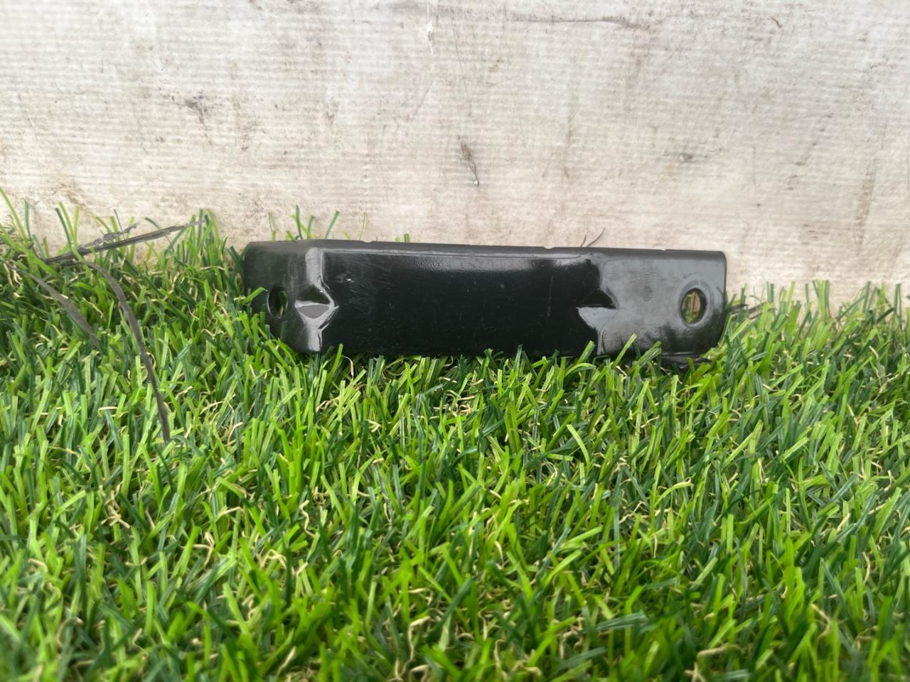 кронштейн (крепление) Chevrolet Equinox 3 поколение 2019 - фото №1