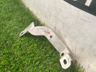 кронштейн (крепление) Chevrolet Equinox 3 поколение 2019, 13461774