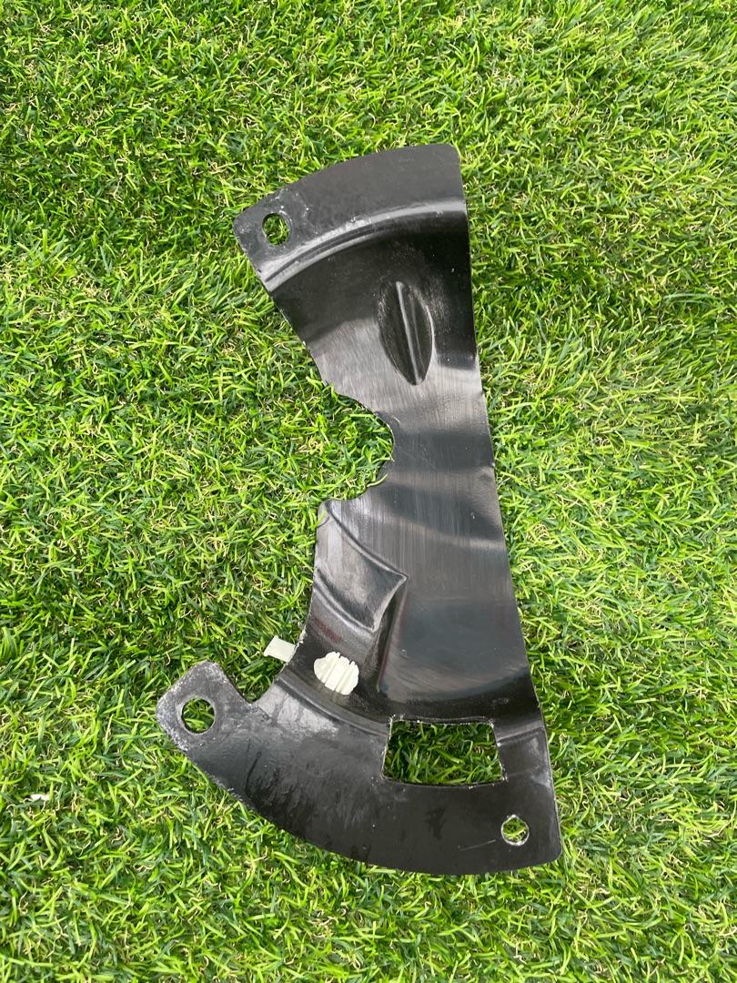 защита топливного бака Ford Escape 4 поколение CX482 2020, 1.5 л., бензин, АКПП, внедорожник 5 дв., передний привод, LX61-98007-AB - фото №1