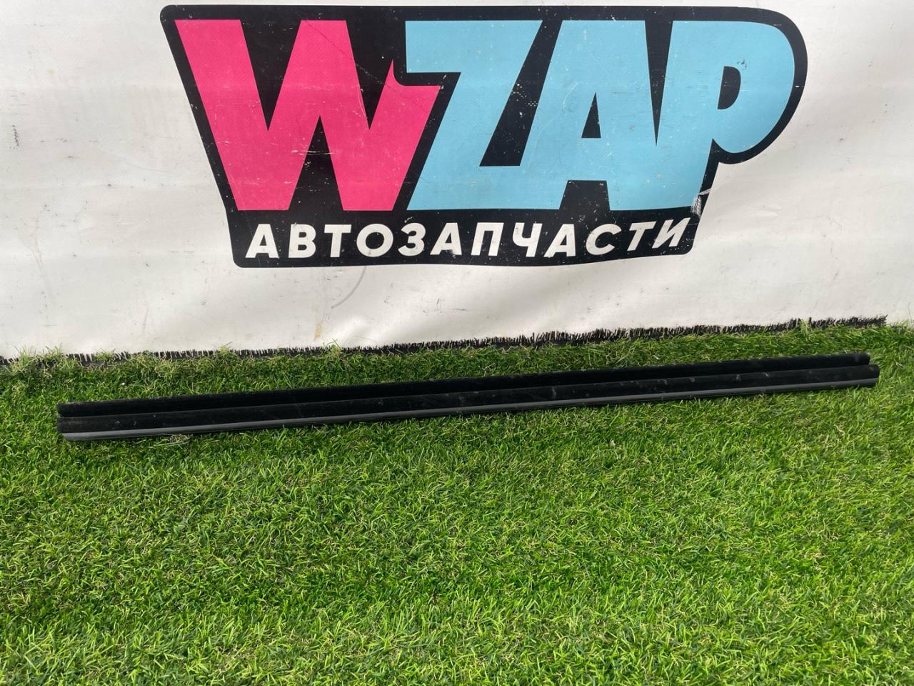 Уплотнитель стекла Ford Explorer 6 поколение U625 2021, 2.3 л., бензин, АКПП, внедорожник 5 дв., задний привод, LB5B-S24345-AE - фото №1