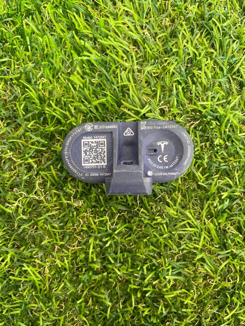 датчик давления в шине Tesla Model Y 1 поколение 2021, электро, лифтбэк, 1490701-01-B - фото №1