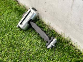 ограничитель открывания двери Ford Mustang 6 поколение S550 [рестайлинг] 2020, 2.3 л., бензин, АКПП, купе, задний привод, FR3B-6323552-AB