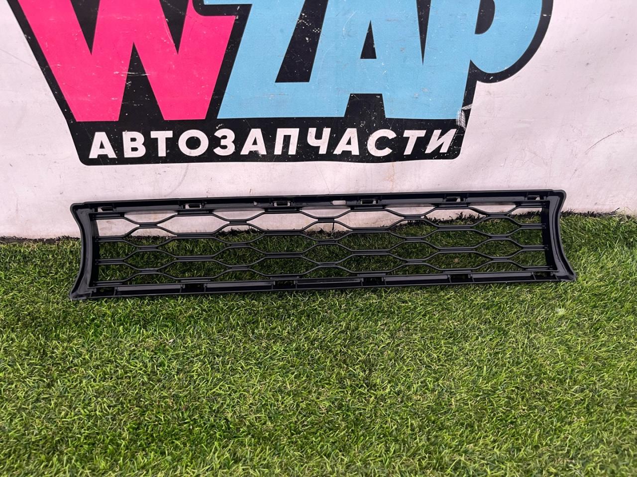 заглушка (решетка) в бампер Mini Cooper S 3 поколение 2018, 2.0 л., бензин, 6МКПП, хетчбэк 3 дв., 7301564 - фото №1