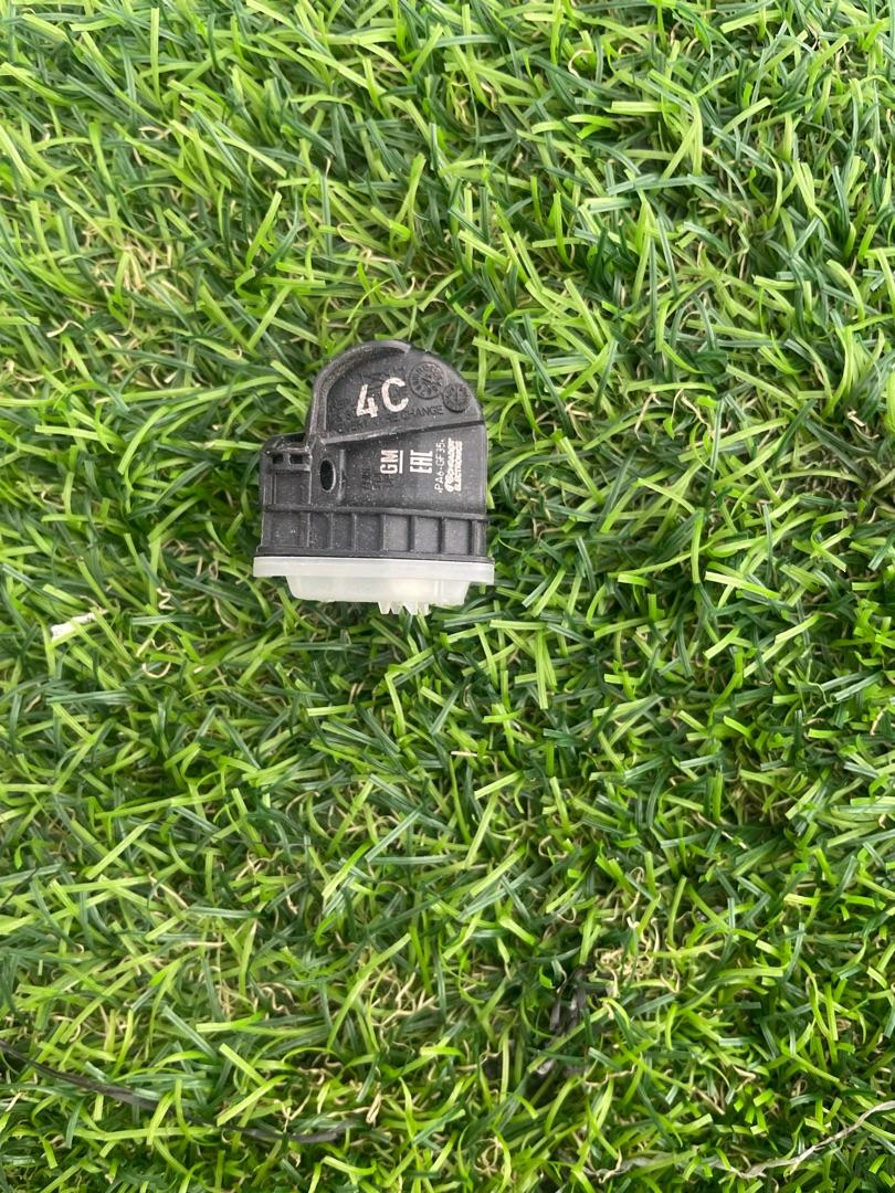 датчик давления в шине Buick Encore GX 1 поколение 2020, 1.2 л., бензин, вариатор, хетчбэк 5 дв., передний привод, 13544444 - фото №1