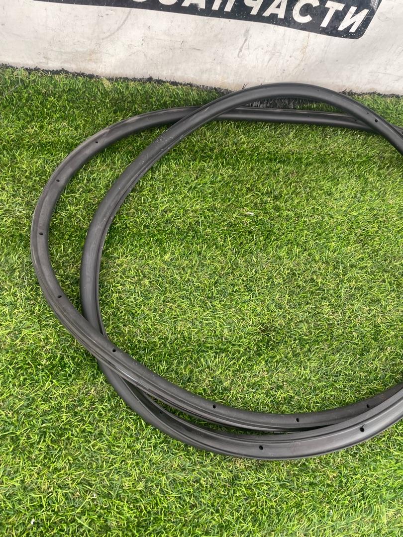 уплотнитель двери Ford Escape 4 поколение CX482 2021, 1.5 л., бензин, АКПП, внедорожник 5 дв., полный привод - фото №1