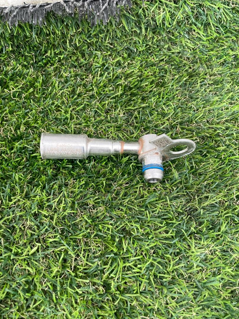 масляная трубка турбины Ford Explorer 6 поколение U625 2020, 2.3 л., бензин, АКПП, внедорожник 5 дв., LB5E-8A521-AB - фото №1