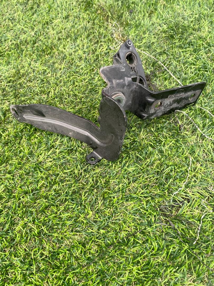 кронштейн (крепление) RAM 1500 5 поколение 2019, 5.7 л., бензин, АКПП, пикап, полный привод, 68335034AB - фото №1