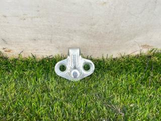 ответная часть (скоба) замка двери Chevrolet Trax 1 поколение [рестайлинг] 2021, 1.4 л., бензин, АКПП, черный, внедорожник 5 дв., передний привод