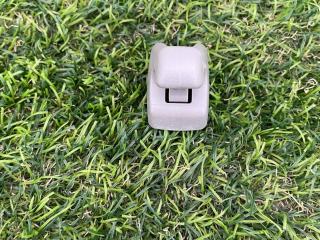 крючок для одежды Chevrolet Trax 1 поколение [рестайлинг] 2021, 1.4 л., бензин, АКПП, черный, внедорожник 5 дв., передний привод