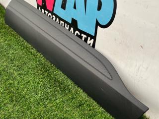 молдинг двери передней правой Ford Escape 4 поколение CX482 2020, 1.5 л., бензин, АКПП, синий, внедорожник 5 дв., полный привод, LJ6B-S2084-A