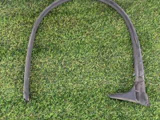 Уплотнитель стекла Volkswagen Jetta 6 поколение 2014, 1.4 л., бензин, МКПП, седан, передний привод