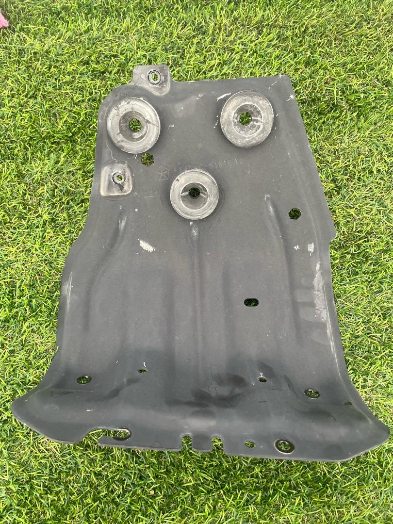 кронштейн (крепление) Jeep Wrangler 4 поколение 2019, 2.0 л., бензин, АКПП, внедорожник 5 дв., полный привод, 147AC-51616AS - фото №1