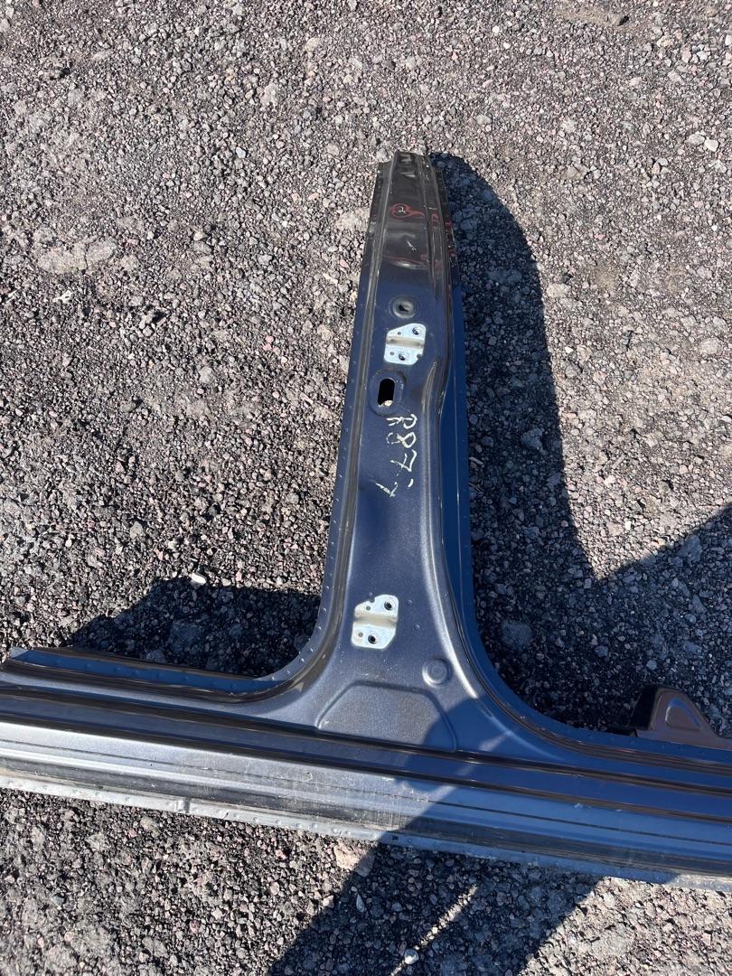 Стойка кузовная центральная правая RAM 1500 5 поколение 2019, 5.7 л., бензин, АКПП, пикап, полный привод - фото №1