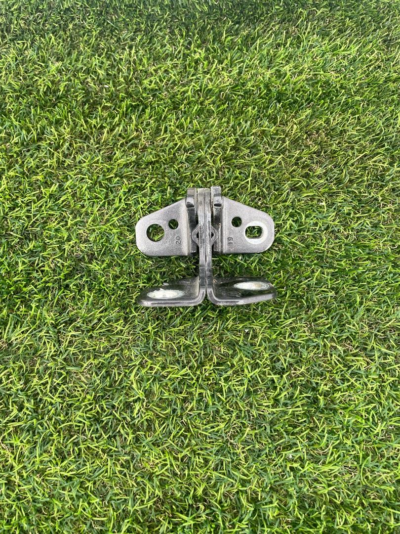 петля двери RAM 1500 5 поколение 2019, 5.7 л., бензин, АКПП, пикап, полный привод - фото №1