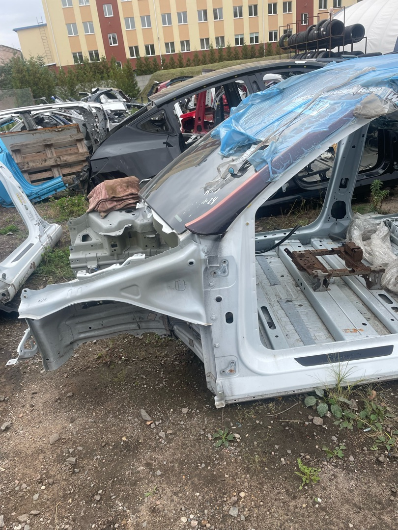 четверть передняя левая Tesla Model Y 1 поколение 2022, электро, белый - фото №1