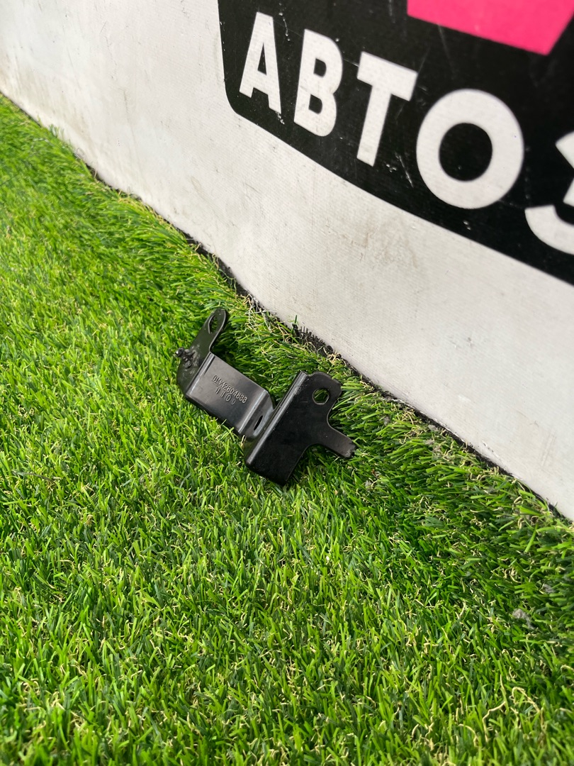 кронштейн (крепление) Buick Encore GX 1 поколение 2020, 1.2 л., бензин, вариатор, хетчбэк 5 дв., передний привод, 42604833 - фото №1