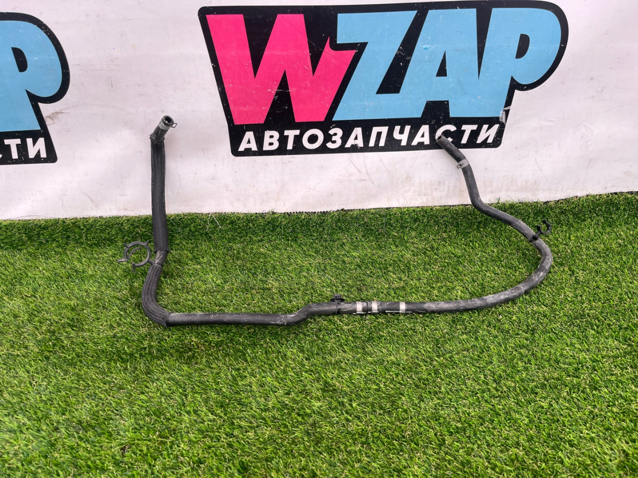 патрубок (трубопровод, шланг) Ford Escape 4 поколение CX482 2020, 1.5 л., бензин, АКПП, внедорожник 5 дв., передний привод, LX61-8A365-AAE - фото №1