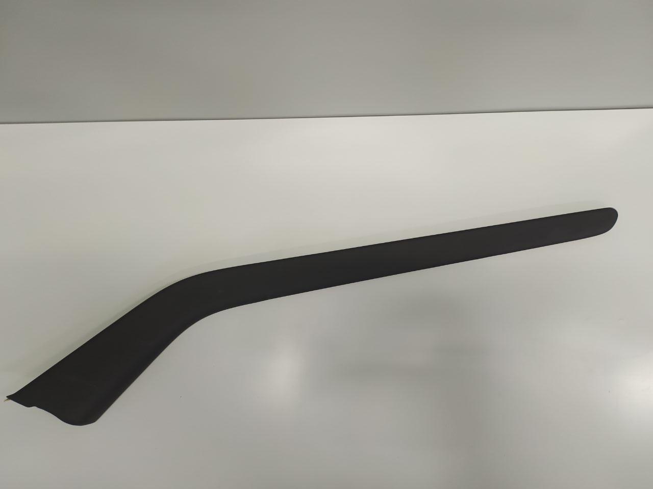 Декоративная накладка центральной консоли Tesla Model Y 1 поколение 2022, электро, белый, 108794400D - фото №1