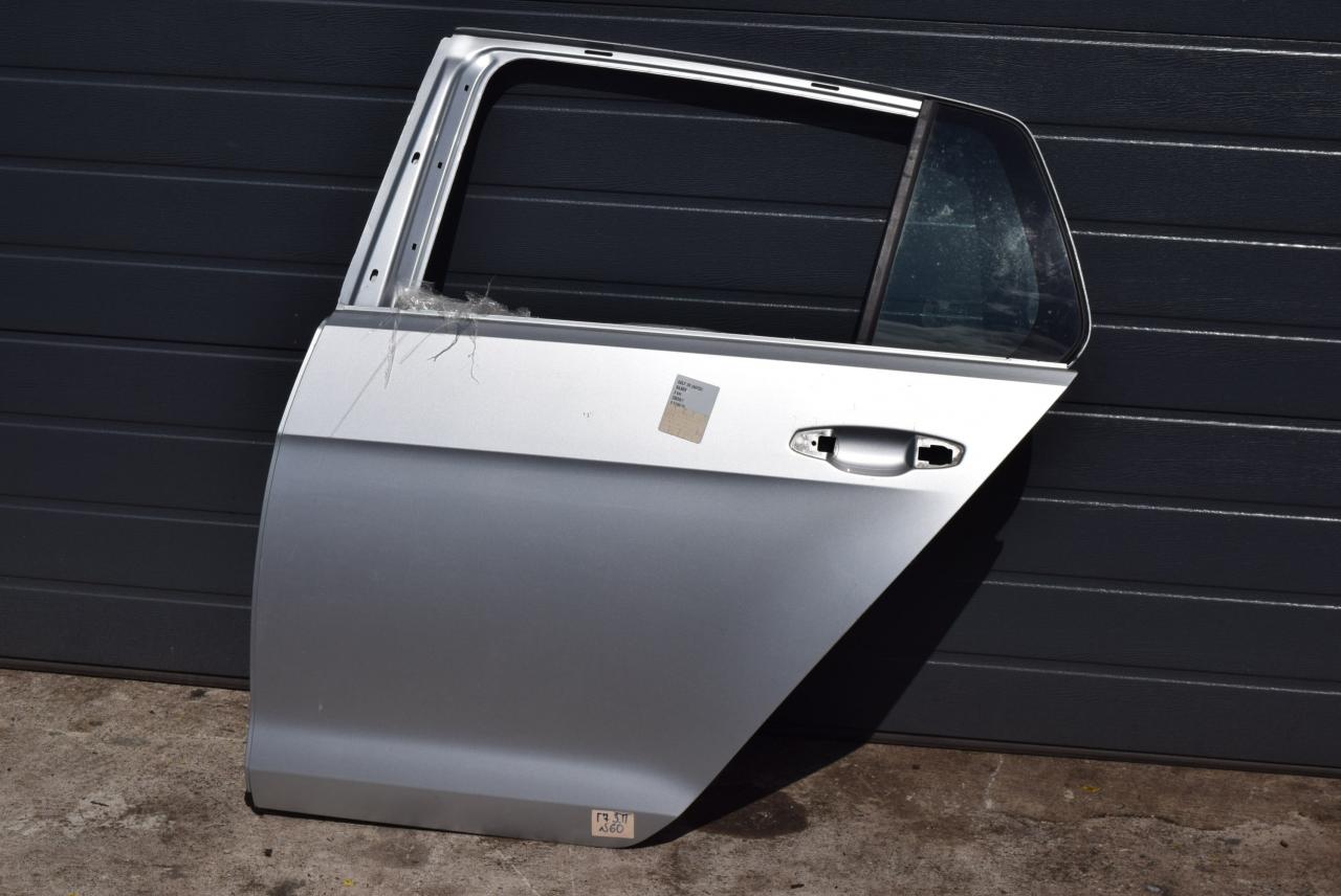 дверь задняя левая Volkswagen Golf 7 поколение 2015, 2.0 л., дизель, АКПП, хетчбэк 5 дв. - фото №1