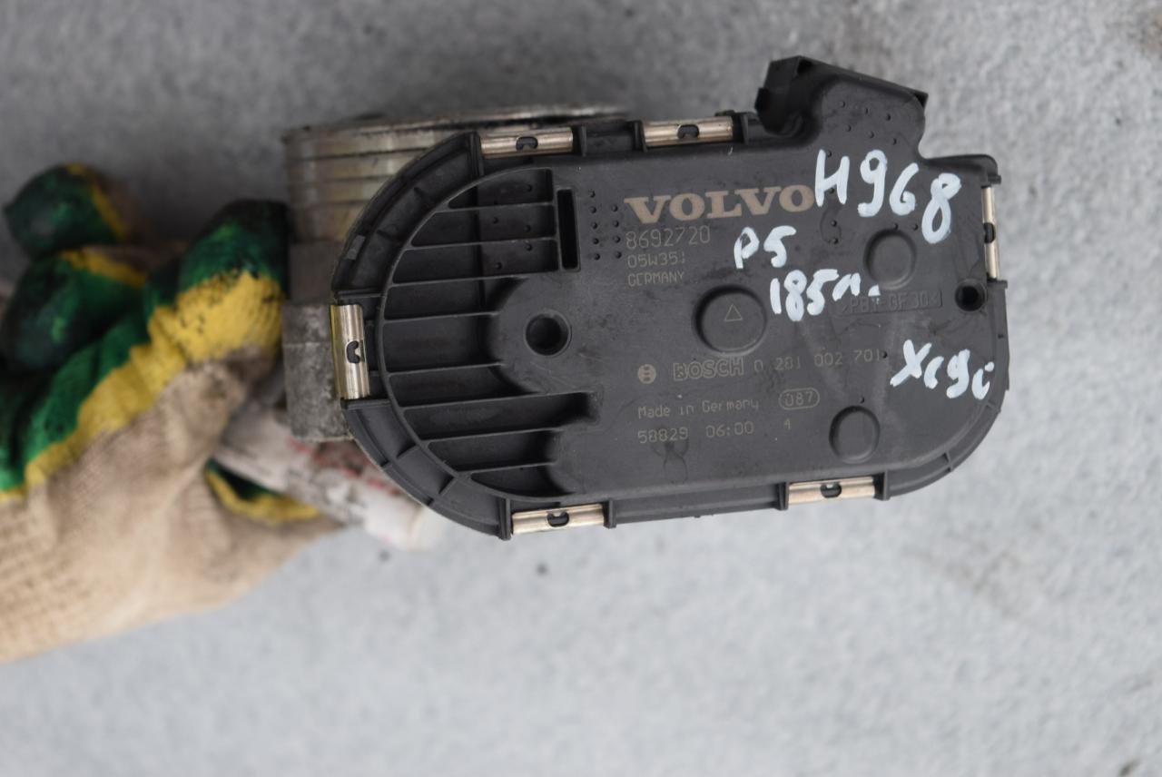 заслонка дроссельная Volvo XC90 1 поколение 2006, 2.4 л., D5, D 5244 T4, дизель, АКПП, черный, внедорожник 5 дв., полный подключаемый привод, 8692720, 0281002701 - фото №1