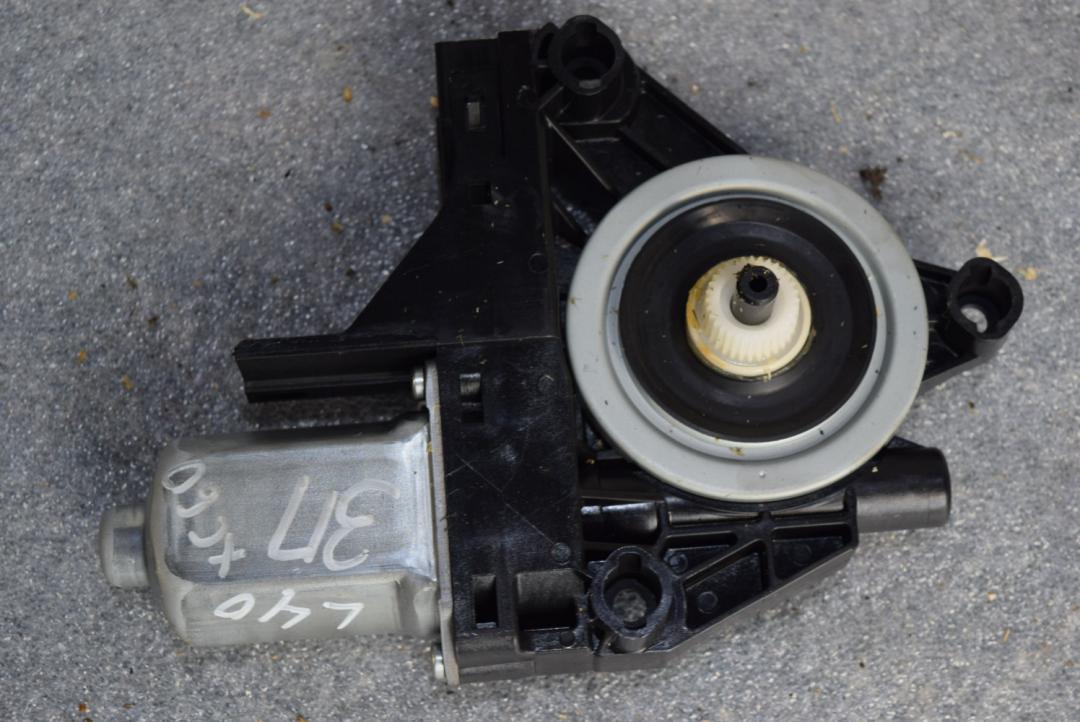 моторчик стеклоподъемника задний правый Volvo XC60 1 поколение 2011, 2.4 л., дизель, АКПП, универсал, 966264101, 966264-101 - фото №1