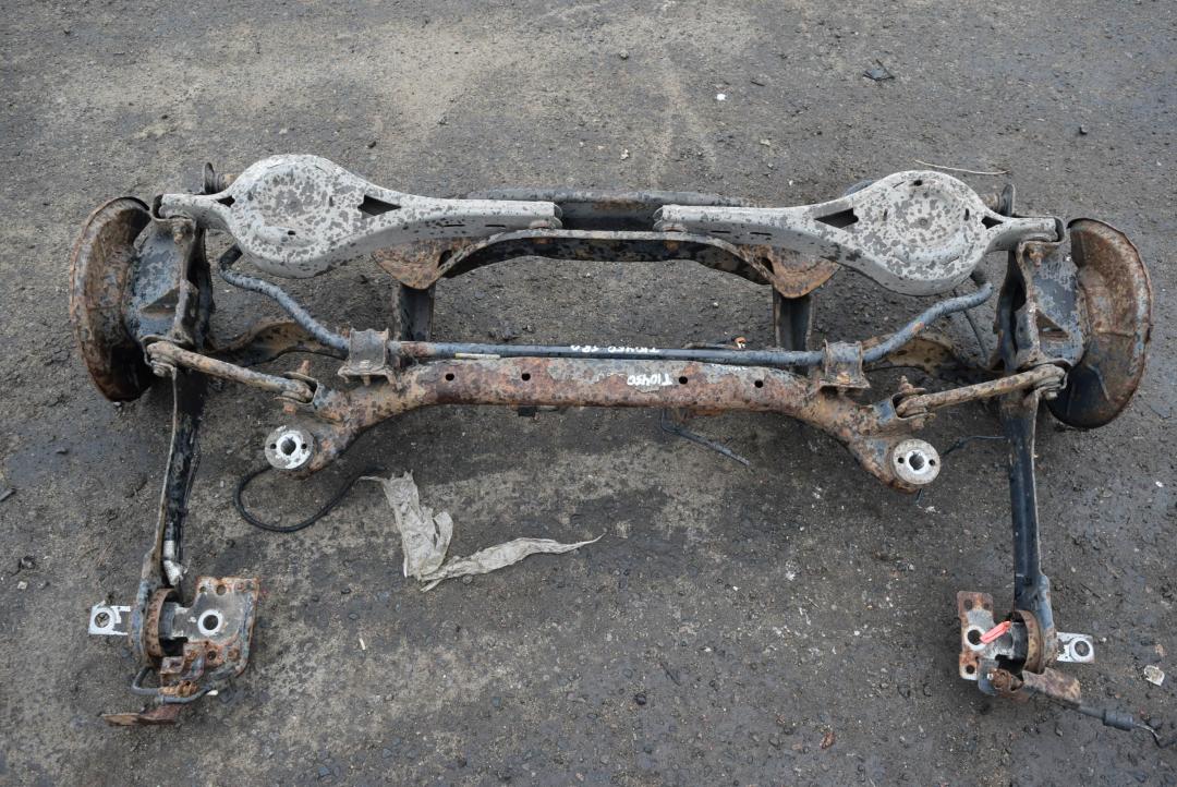 балка подвески задняя Volvo S80 2 поколение 2007, 2.4 л., дизель, АКПП, седан, правый руль - фото №1