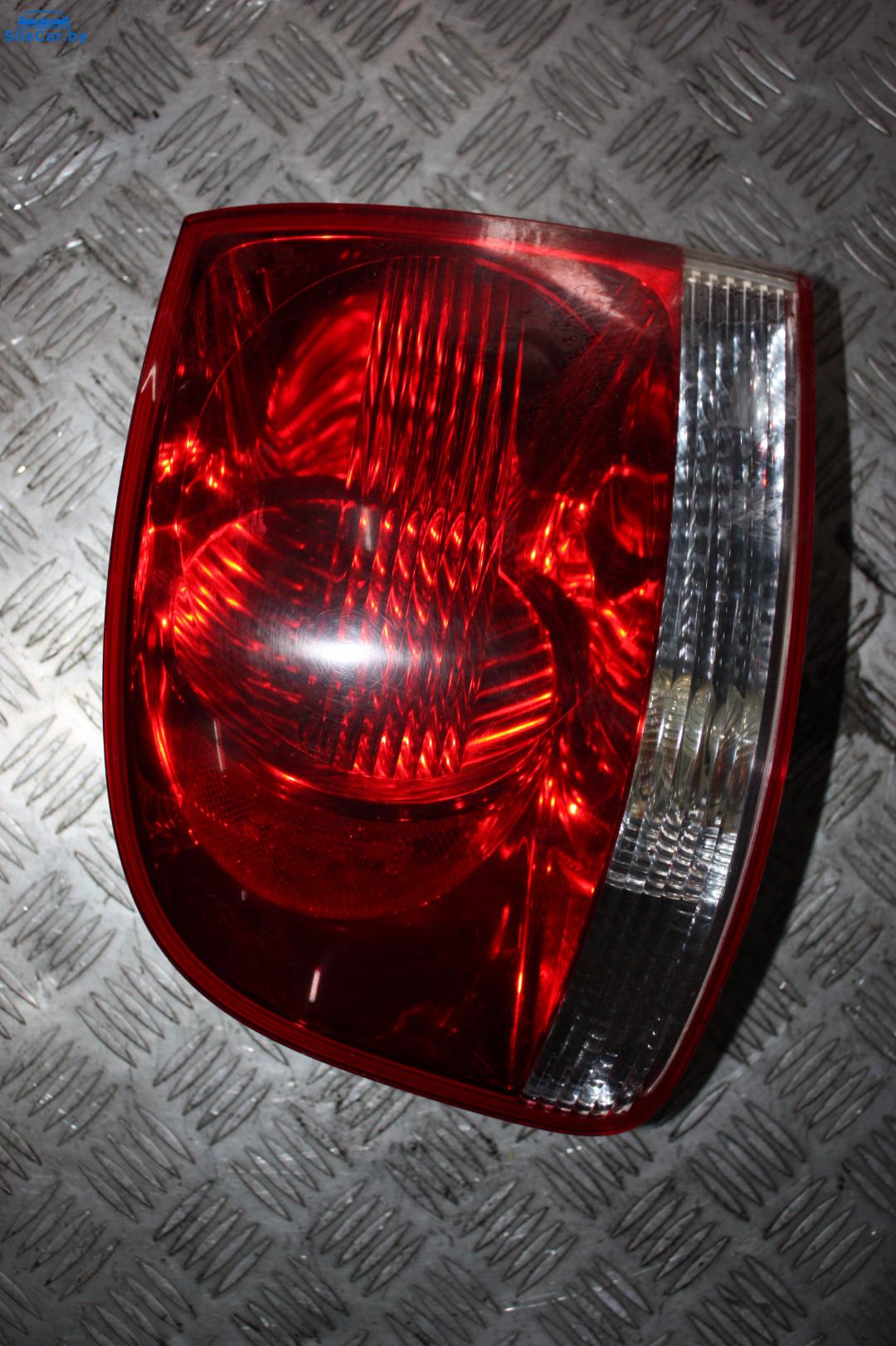 фонарь задний левый Volkswagen Touareg 1 поколение 2005, 2.5 л., дизель, МКПП - фото №1