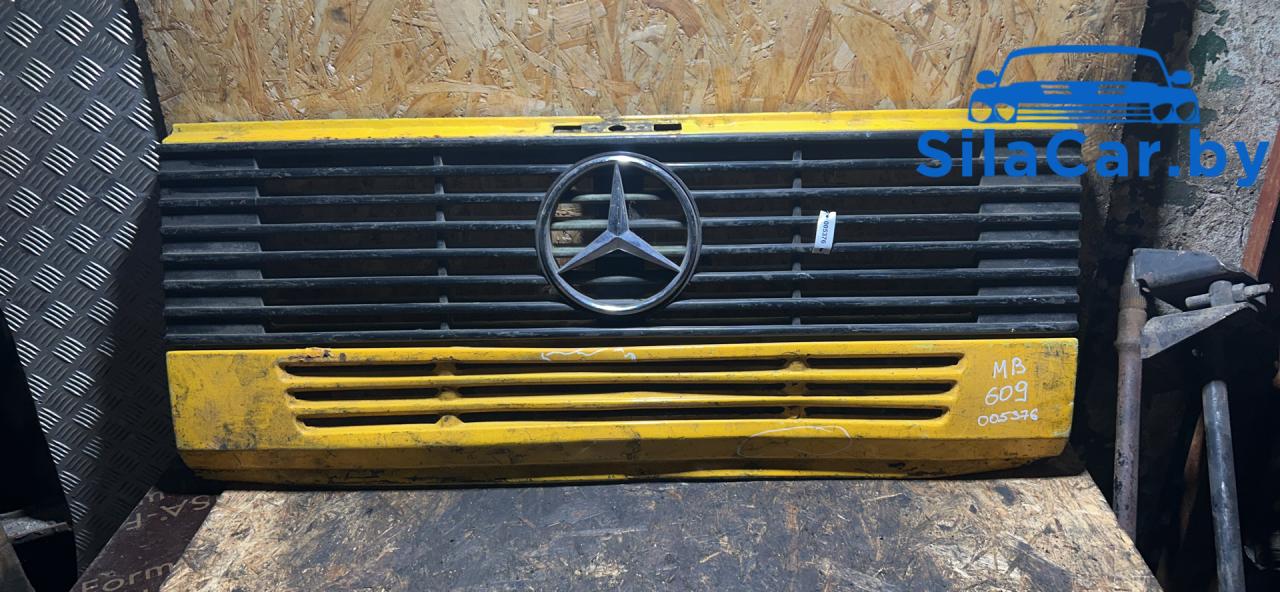 решетка радиатора Mercedes-Benz T1 207-210D W601 (1976 - 1996) - фото №1