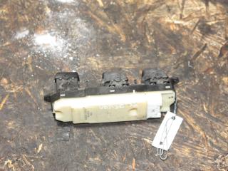 блок управления стеклоподъемниками Toyota Corolla Verso 1 поколение E121 2002, 8404013081