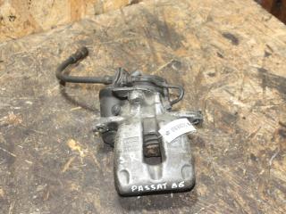 суппорт задний правый Volkswagen Passat B6 2006, седан