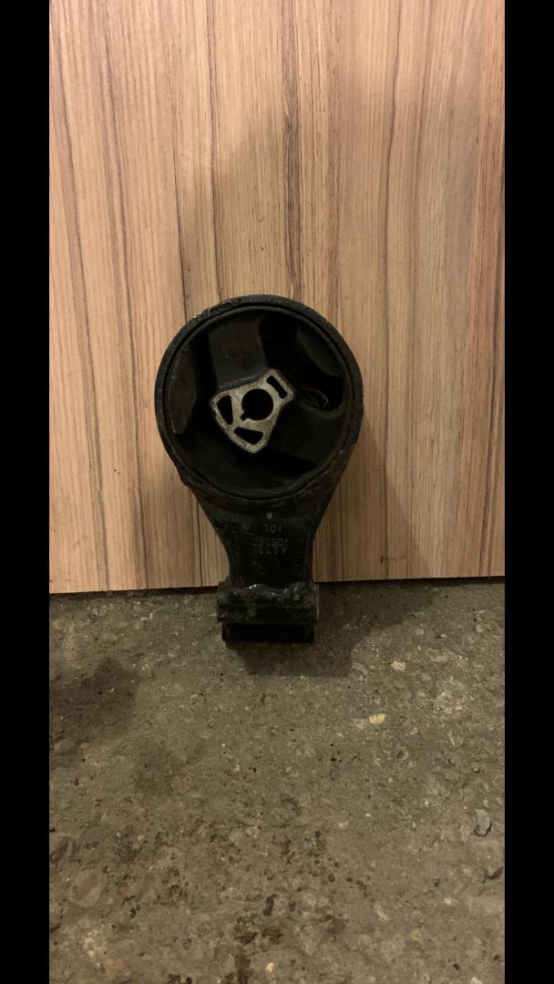 подушка крепления двигателя Opel Zafira 3 поколение (C) 2013, 2.0 л., дизель, 13248630 - фото №1