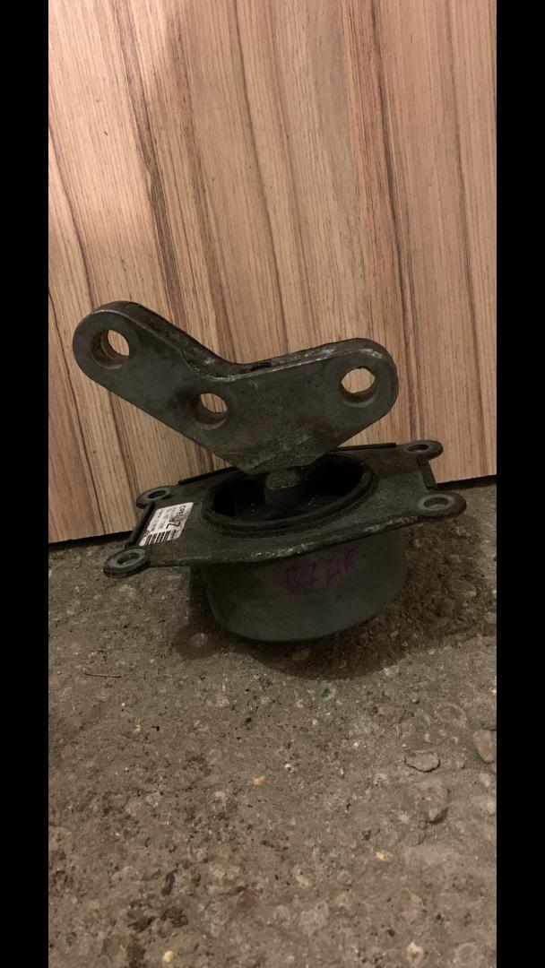 подушка крепления двигателя Opel Meriva 2 поколение (B) 2012, 1.7 л., A 17 DTS, дизель, 13159996 - фото №1