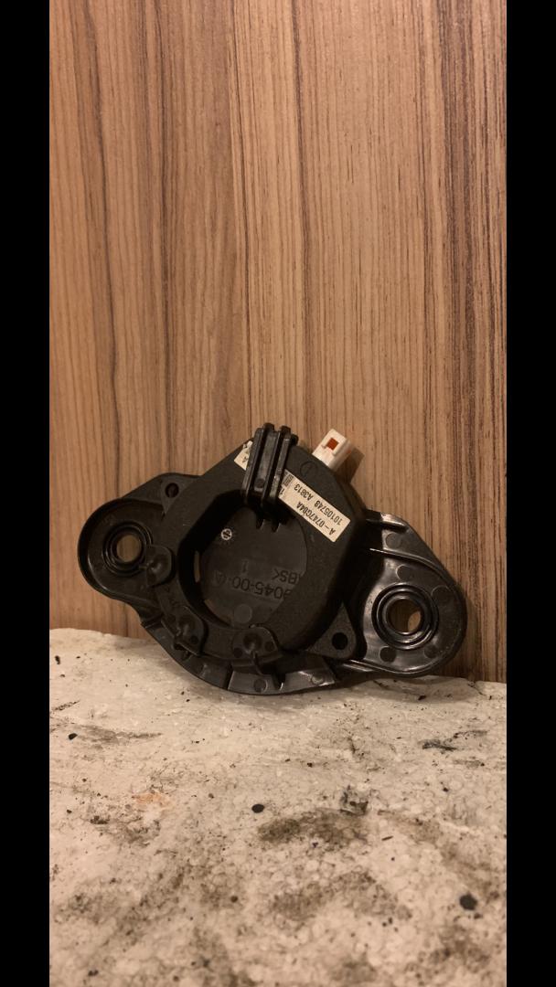 усилитель антенны Tesla Model S 1 поколение 2014, электро, лифтбэк, A0747G04A - фото №1