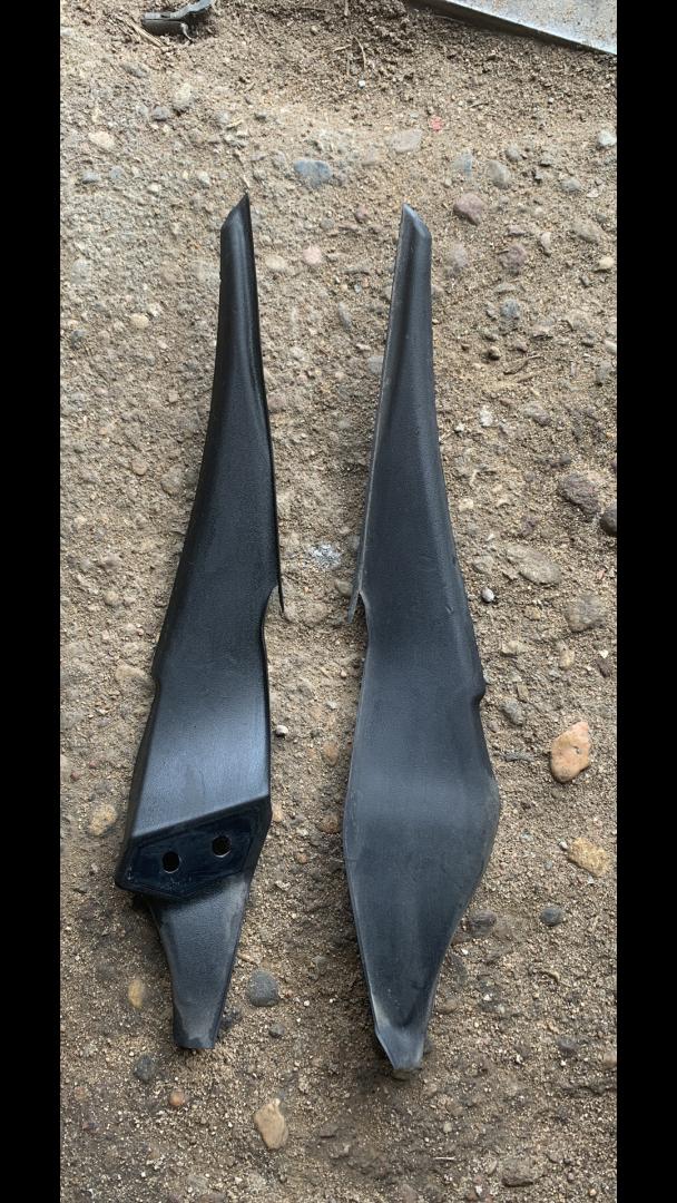 молдинг лобового стекла Chevrolet Equinox 3 поколение 2018, 1.5 л., бензин, АКПП, серебристый, внедорожник 5 дв., 84227072, 84227073 - фото №1