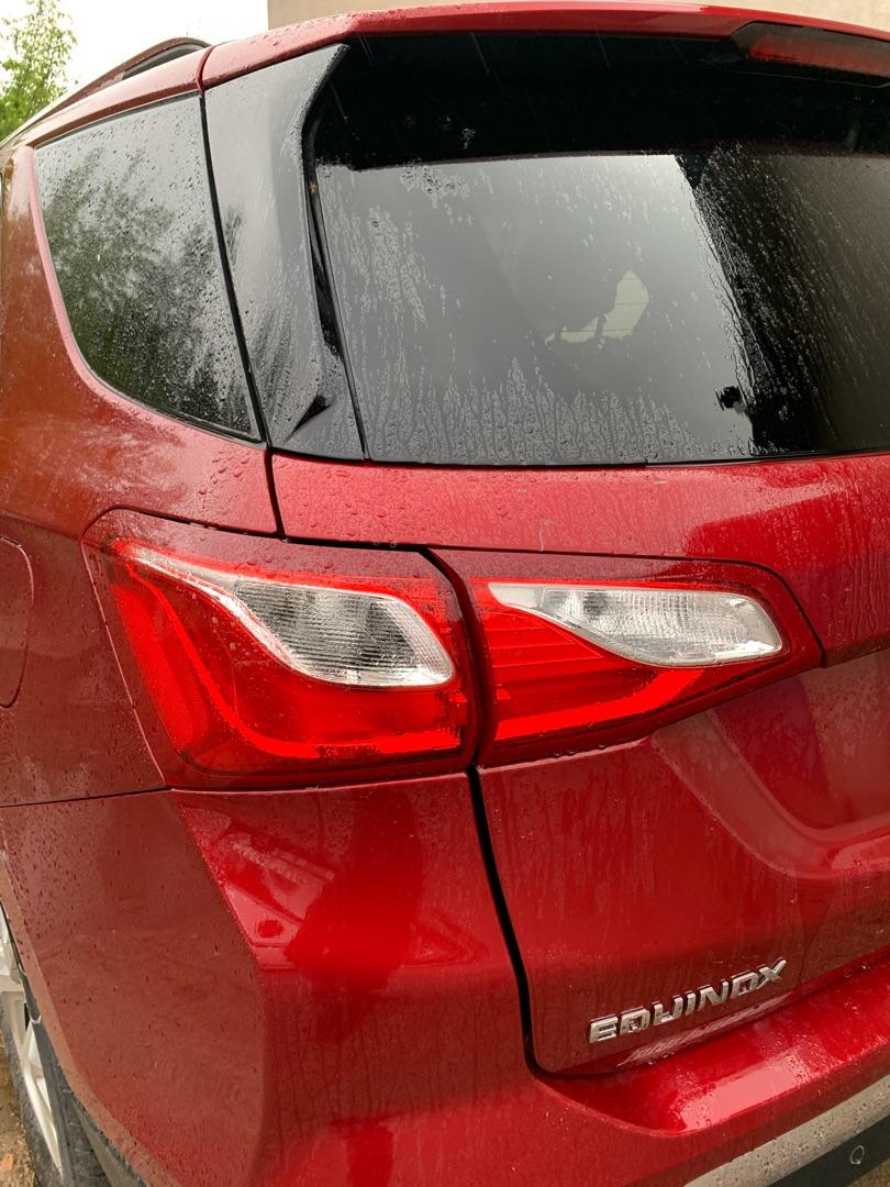 фонарь крышки багажника левый Chevrolet Equinox 3 поколение 2020, 1.5 л., бензин, АКПП, красный - фото №1