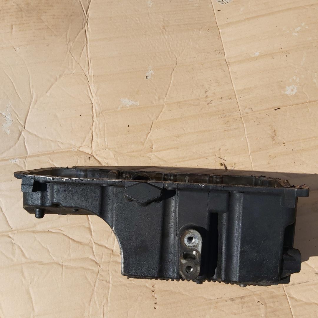 масляный поддон Opel Insignia 1 поколение (A) 2008, 2.0 л., A 20 DTH, дизель, хетчбэк 5 дв. - фото №1