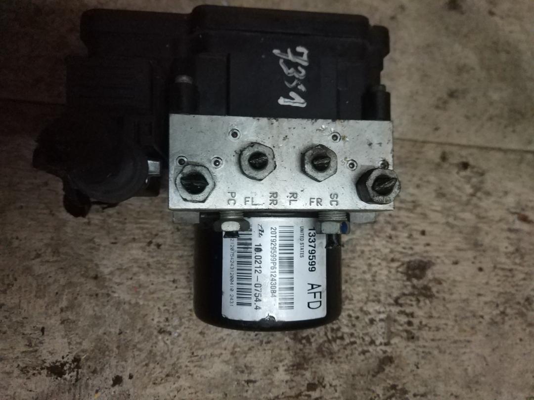 блок ABS Chevrolet Cruze 1 поколение 2012, 1.8 л., бензин, МКПП, седан, 13379599 - фото №1