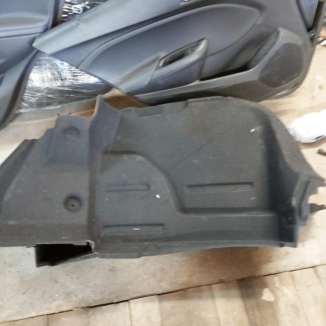 обшивка багажника Chevrolet Cruze 2 поколение 2017, 1.4 л., бензин, АКПП, седан - фото №1