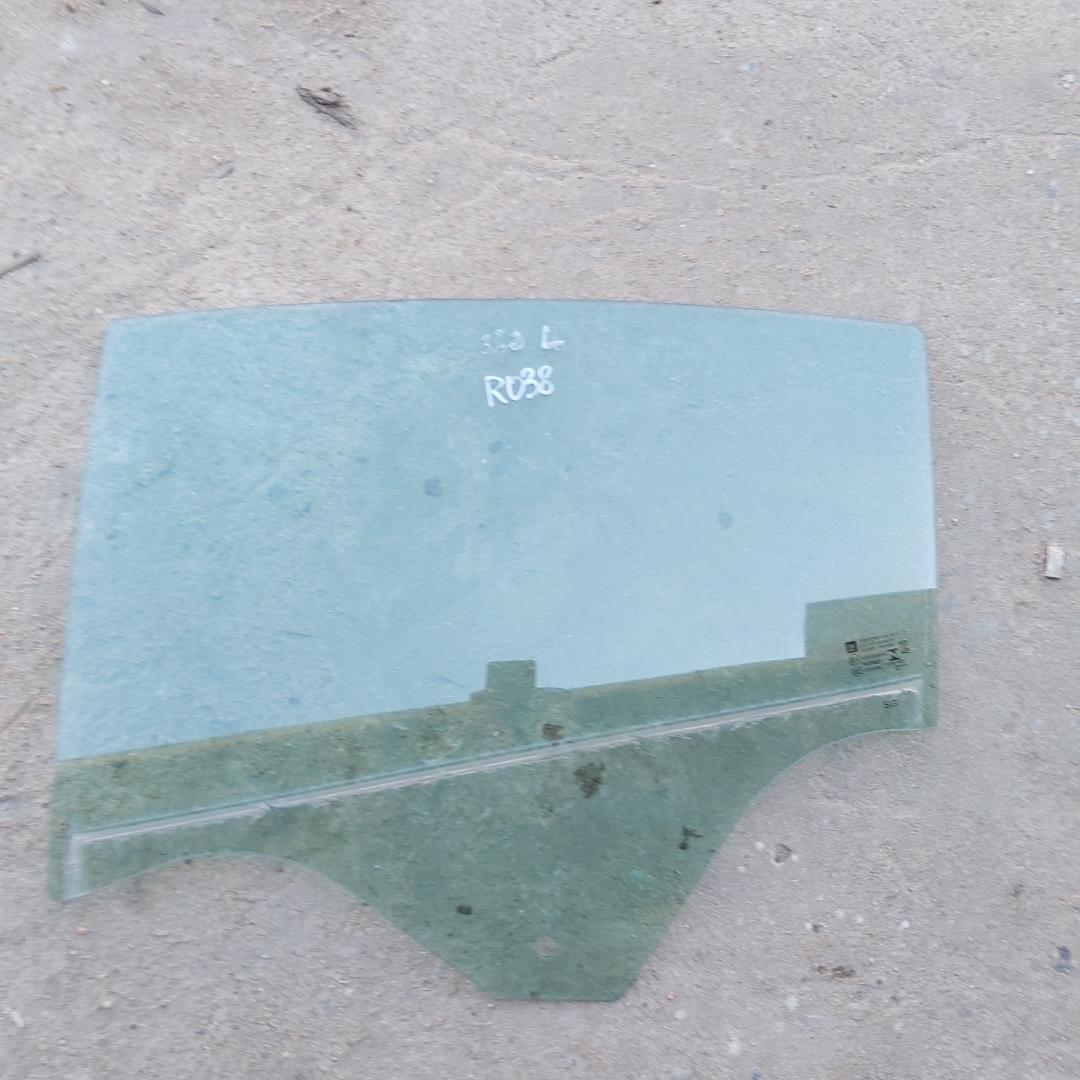 стекло двери задней левой Chevrolet Cruze 2 поколение 2017, 1.4 л., бензин, АКПП, седан - фото №1