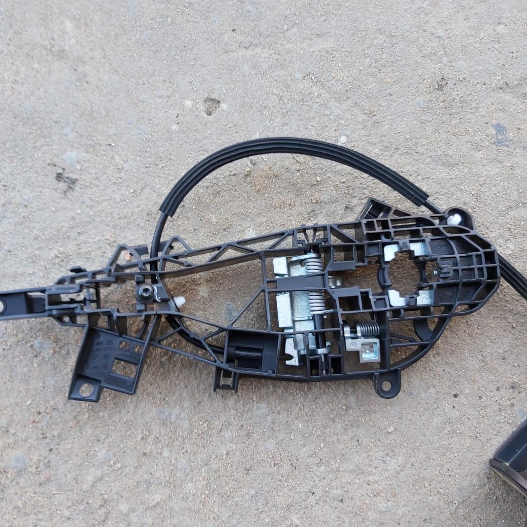 скелет ручки двери задней левой Chevrolet Cruze 2 поколение 2017, 1.4 л., бензин, АКПП, седан - фото №1