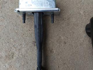 ограничитель открывания двери Chevrolet Malibu 9 поколение 2017, 1.5 л., LFV, бензин, АКПП, седан