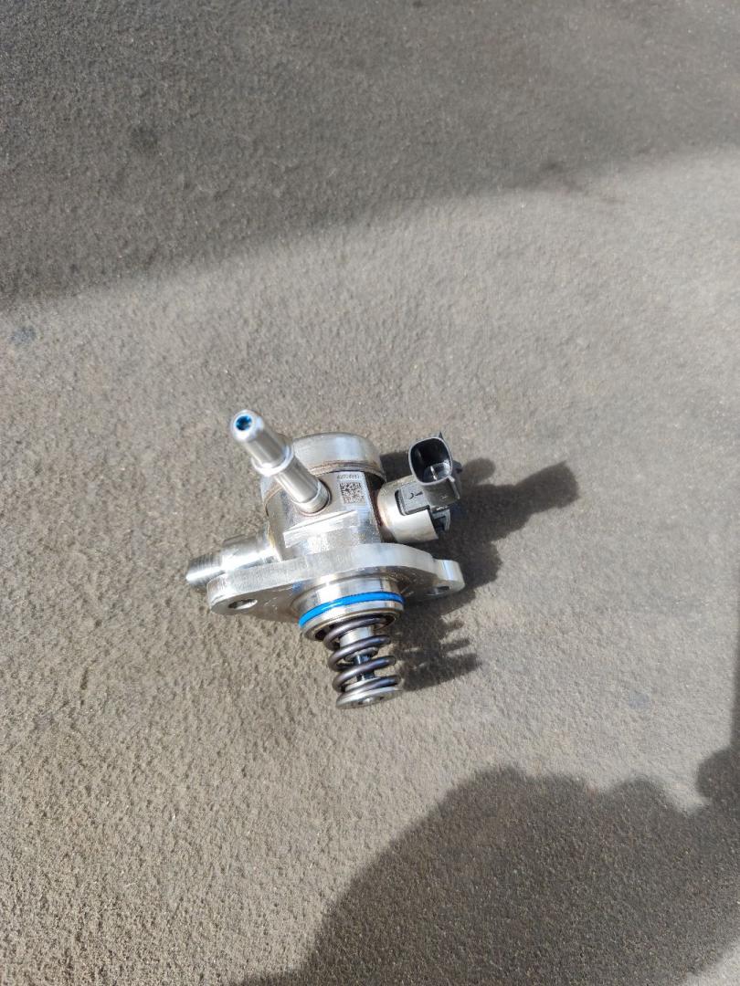 ТНВД Buick Encore GX 1 поколение 2022, 1.3 л., бензин, АКПП, черный, внедорожник 5 дв., 12706123000 - фото №1