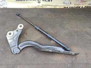 петля капота правая Chevrolet Traverse 2 поколение 2019, 3.6 л., бензин, АКПП, внедорожник 5 дв., 23165701