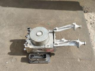 блок ABS Dodge Challenger 3 поколение [2-й рестайлинг] 2018, 5.7 л., бензин, АКПП, купе, 5173020117A