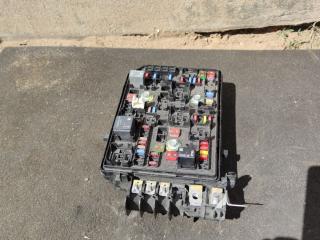 блок предохранителей Chevrolet Cruze 2 поколение 2018, 1.4 л., бензин, АКПП, серебристо голубой, седан, 42571924