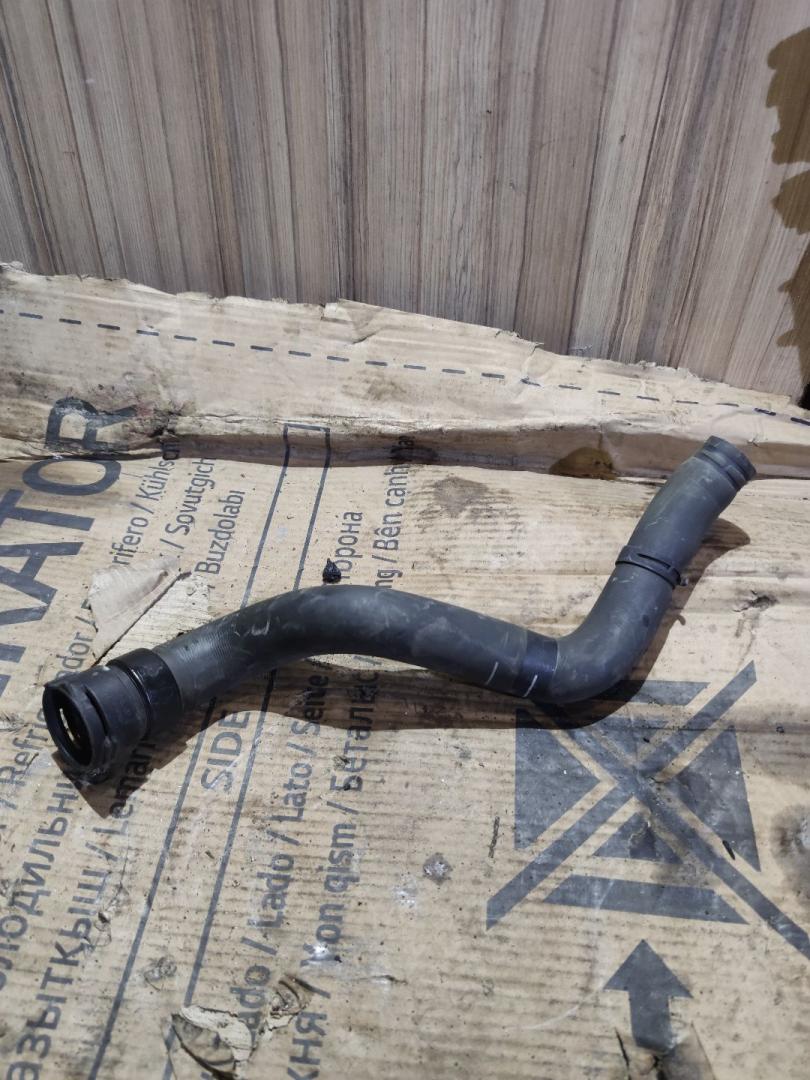 патрубок (трубопровод, шланг) Chevrolet Cruze 2 поколение 2018, 1.4 л., бензин, АКПП, серебристо голубой, седан, 565563897 - фото №1