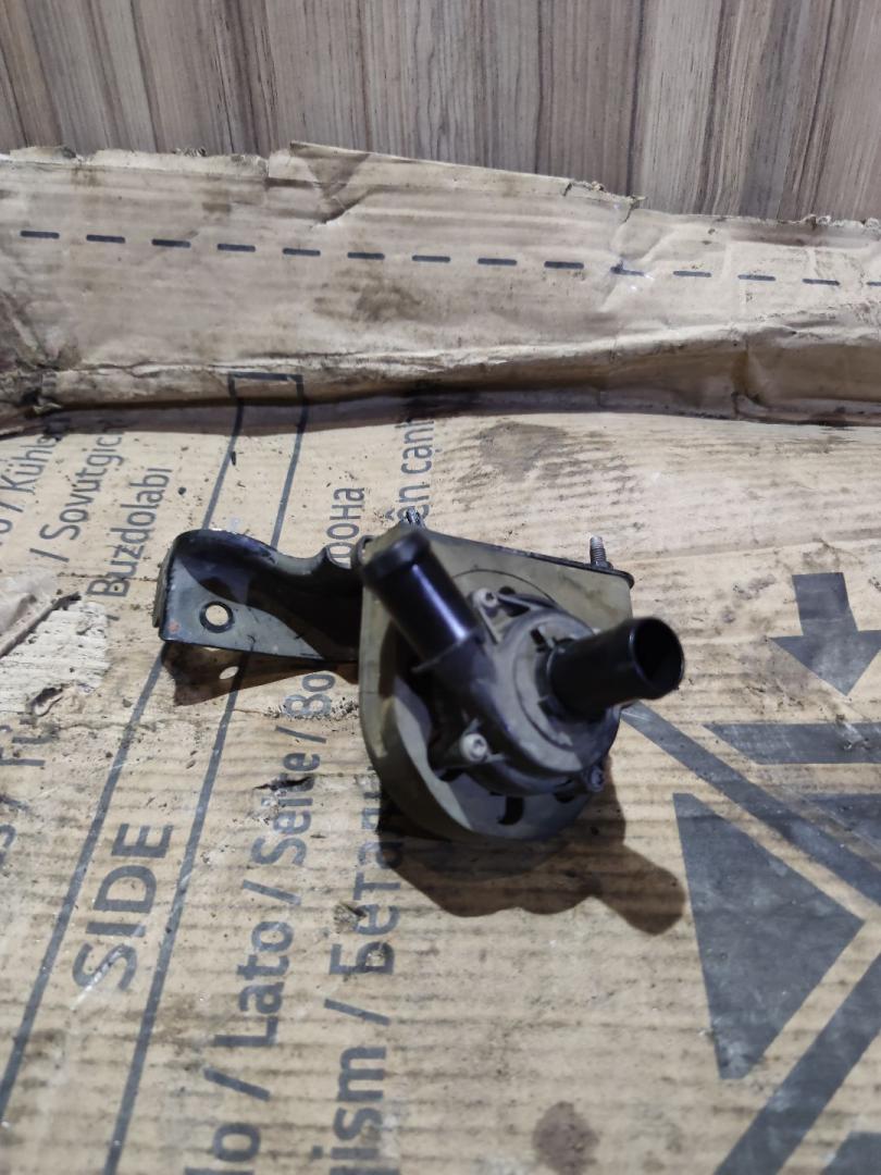 насос антифриза дополнительный Chevrolet Cruze 2 поколение 2018, 1.4 л., бензин, АКПП, серебристо голубой, седан, 42547386 - фото №1